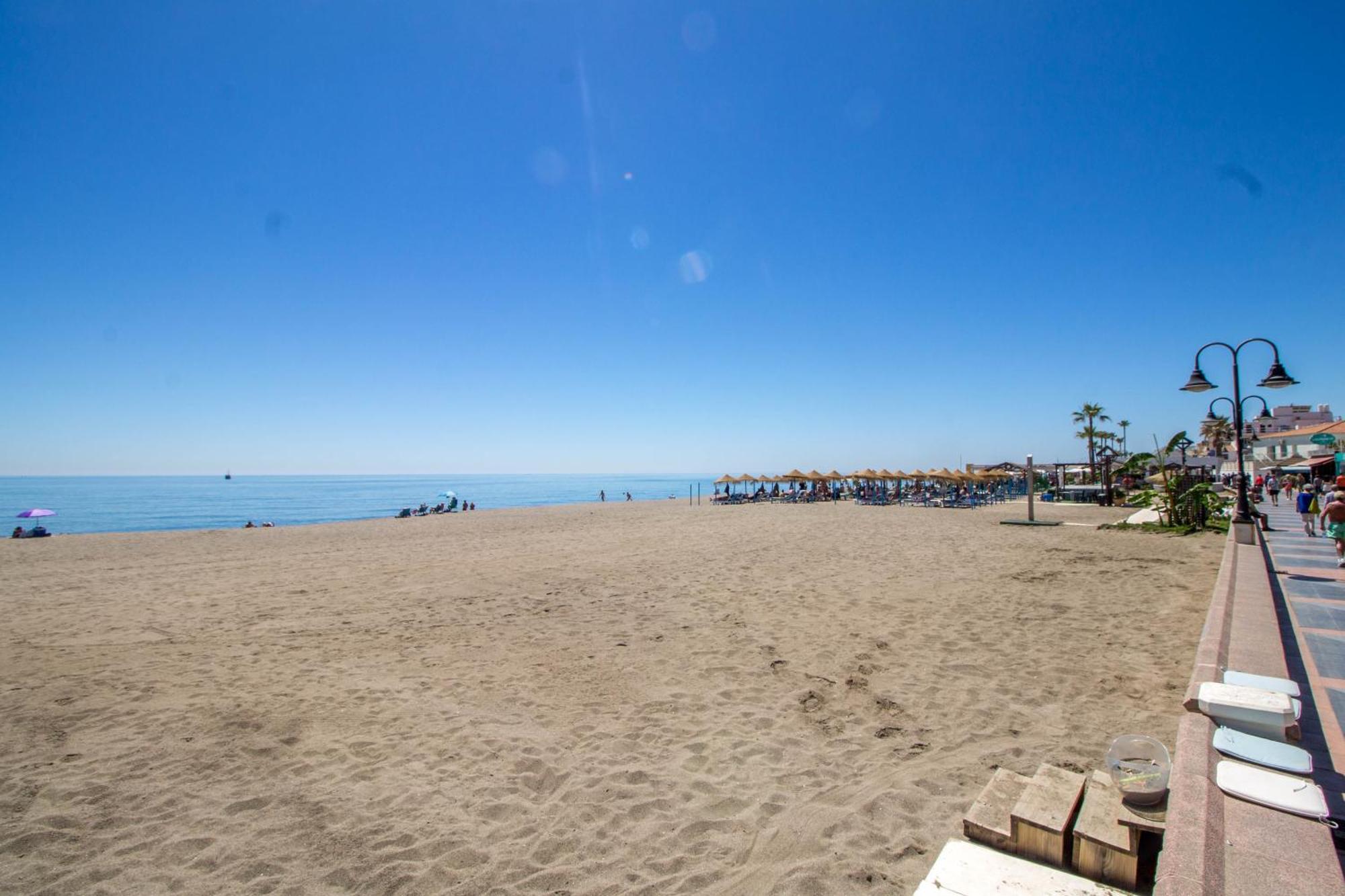 Carihuela Playa By Ivi Real Estate Appartement Torremolinos Buitenkant foto